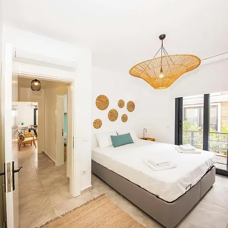 Amazing House With Balcony 1 Min Walking Distance To The In Tatil Evi Bodrum