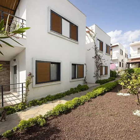 Amazing House With Balcony 1 Min Walking Distance To The In Tatil Evi *